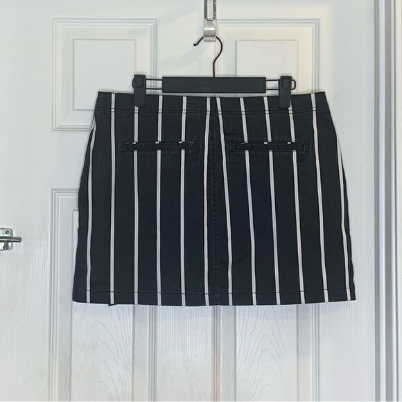 VOLCOM: The Frochickie Skirt Size Medium - Picture 6 of 12